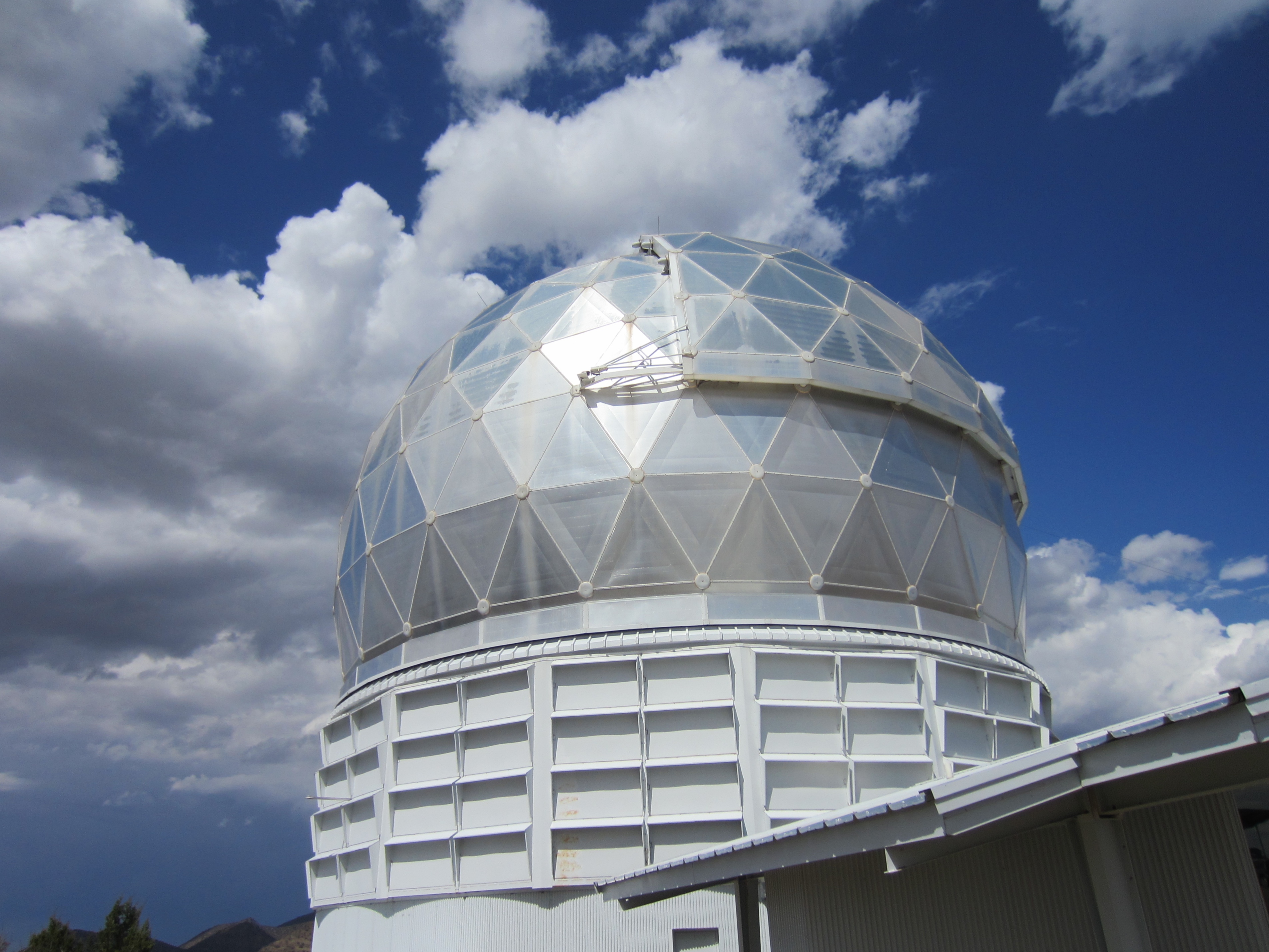 Telescope at McDonald Observatory – mks con brio